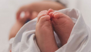 Σχέδιο €1,5 εκατ. για νέες οικογένειες – Πακέτο παροχών αξίας €1.000 ανά παιδί και κατ’ οίκον στήριξη
