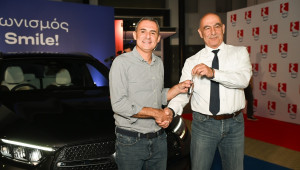Διαγωνισμός Smile & Win: Ο τρίτος νικητής έφυγε με μία Mercedes-Benz GLC 300e!