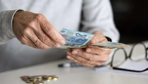 Συντάξεις: Νέα πρόταση για το πέναλτι του 12% – Πόσο κοστίζει κάθε ελάφρυνση