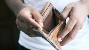 Eurostat: Μεγαλύτερες δυσκολίες στην καθημερινότητα για άτομα σε κίνδυνο φτώχειας στην Κύπρο