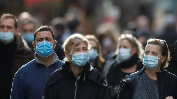«Όχι σε 4η δόση στην παρούσα φάση, όχι και σε νέες χαλαρώσεις»