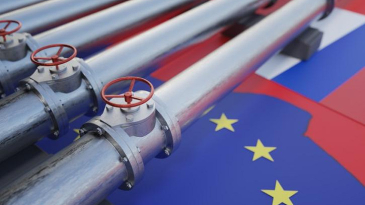 Οι νέες κυρώσεις κατά της Μόσχας και η εκτόξευση της τιμής του «μαύρου χρυσού» - Οι προβλέψεις του Fitch