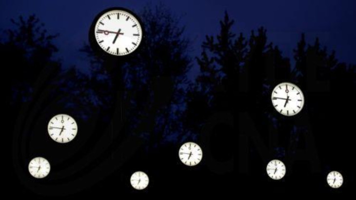 Γυρίζουμε τα ρολόγια μας μια ώρα μπροστά