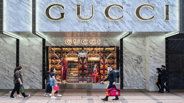 Έφοδος Αστυνομίας και ΕΕ σε εγκαταστάσεις της Gucci