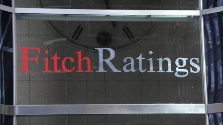 Πολιτικός σεισμός Fitch: Υποβάθμισε το αξιόχρεο της Γαλλίας