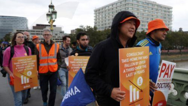Τριήμερη απεργία των γιατρών του συστήματος υγείας NHS στην Αγγλία