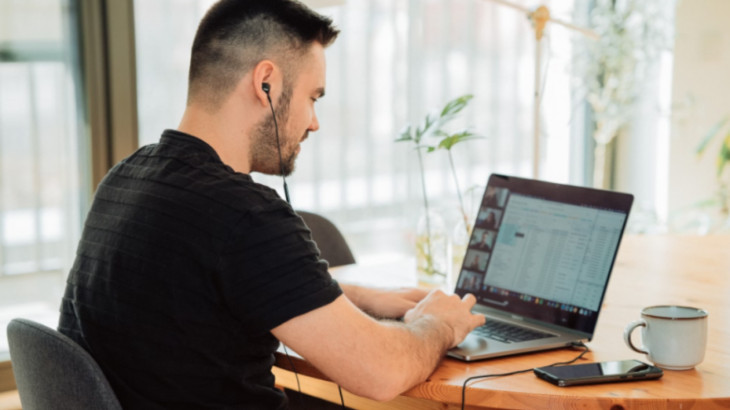 Ακίνητα: Στα αζήτητα τα σπίτια με home office