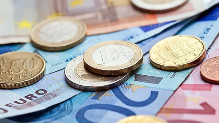 Αργή και σταδιακή η μείωση των επιτοκίων, ίσως από το 2024 εκτιμούν αναλυτές