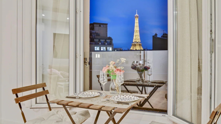Το Παρίσι παίρνει μέτρα για τις παράνομες μισθώσεις Airbnb