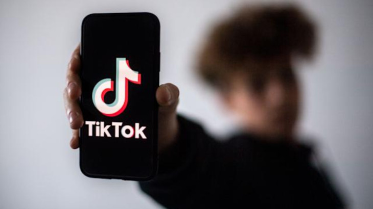 TikTok: Η πλατφόρμα που λατρεύουν αλλά και φοβούνται οι πολιτικοί