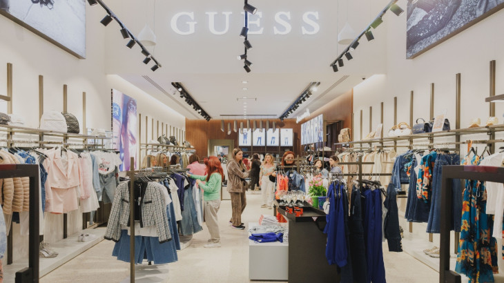Το κατάστημα GUESS στο MyMall Limassol επέστρεψε πλήρως ανανεωμένο και είναι το ultimate shopping destination!