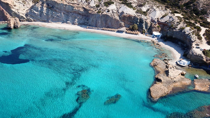 Ποιο κυκλαδίτικο νησί αποθεώνουν βρετανικά και αυστραλιανά ΜΜΕ