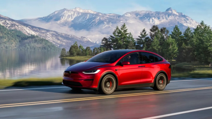 Φθηνότερα κατά 2.000 δολάρια τρία μοντέλα οχημάτων της Tesla