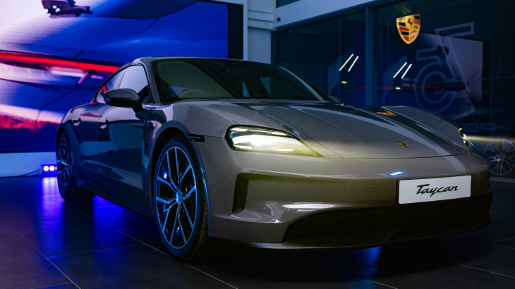 Λαμπερή παρουσίαση του νέου ηλεκτρικού Porsche Taycan