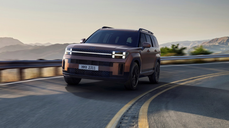 Εντυπωσιακό ξεκίνημα της Hyundai στο 2025: Τα μοντέλα SANTA FE, IONIQ 5 N και INSTER έλαμψαν στα βραβεία What Car? και Women’s Worldwide Car of the Year