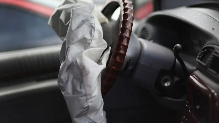 Τι αλλάζει από σήμερα στις μεταβιβάσεις οχημάτων