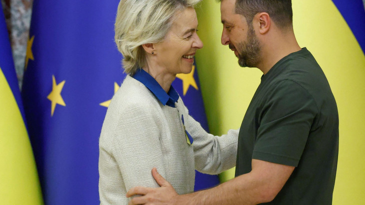 Η Ευρώπη ψάχνει τρόπους να «βάλει χέρι» στα 280 δισ. παγωμένα ρωσικά κεφάλαια