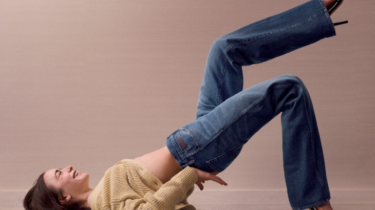 Η Calvin Klein παρουσιάζει τη νέα καμπάνια με πρωταγωνίστρια τη Lily Collins