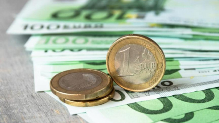 Έπεσαν τα επιτόκια, αλλά έπεσαν και τα δάνεια