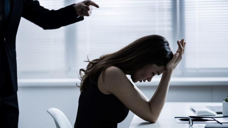 ΣΕΚ: Ισχυρή ασπίδα για αξιοπρεπείς συνθήκες εργασίας ο νέος νόμος κατά της βίας και παρενόχλησης