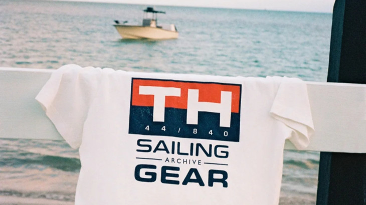 Η Tommy Hilfiger αποτίει φόρο τιμής στη ναυτική της κληρονομιά παρουσιάζοντας τη 