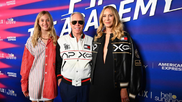 Η ΟΙΚΟΓΕΝΕΙΑ TOMMY ΣΥΝΔΥΑΖΕΙ ΣΤΥΛ ΚΑΙ ΤΑΧΥΤΗΤΑ, ΠΑΡΟΥΣΙΑΖΟΝΤΑΣ ΤΗΝ ΣΥΛΛΟΓΗ APXGP ΣΤΟ MIAMI GRAND PRIX