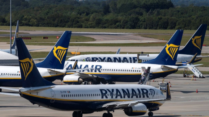 Ryanair: Κέρδη – ρεκόρ €1,61 δισ. αλλά και προειδοποίηση για τις συνέπειες από δασμούς Τραμπ