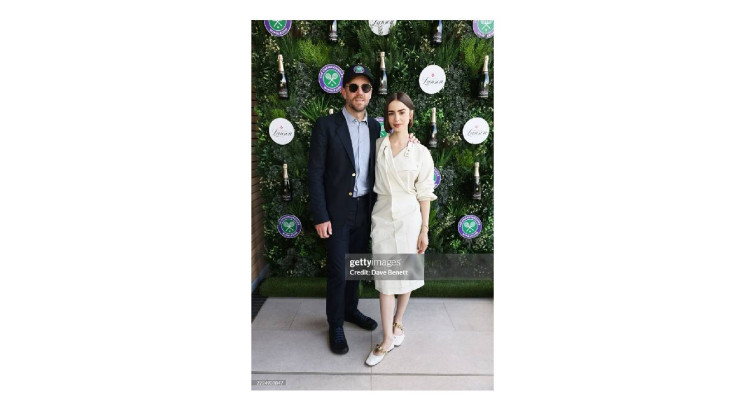 H Calvin Clein έντυσε την Lily Collins για τον τελικό ανδρών του Wimbledon στο Λονδίνο