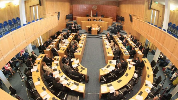 Ένταση χθες στη Βουλή για τη φονική πυρκαγιά