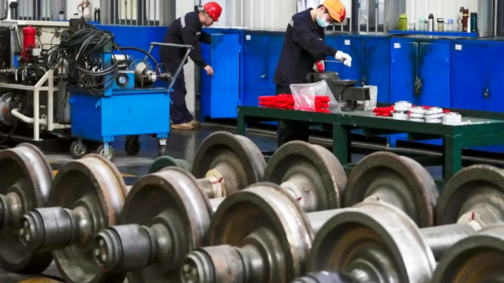 Γιατί οι επιχειρήσεις στην Κίνα κόβουν βάρδιες και μισθούς