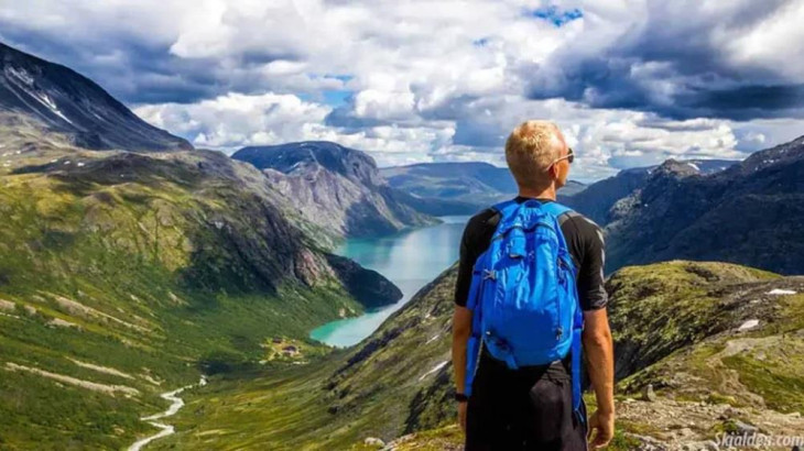 Coolcation: Τα ταξίδια που προτιμούν οι τουρίστες για να ξεφύγουν από τη ζέστη