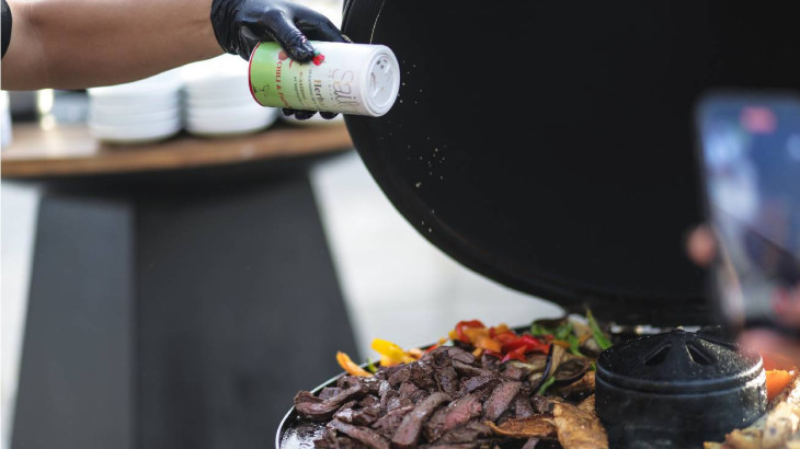 To Sailor Salt παρουσίασε δύο νέες premium γεύσεις της σειράς Herbal Seasoning Sea Salt