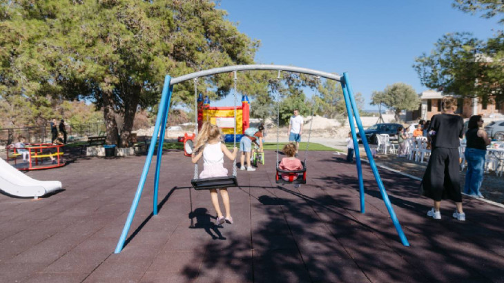 Το πάρκο Aurora αναγεννήθηκε: ένα σύμβολο ανανέωσης και ελπίδας μετά τις πυρκαγιές στη Σούνι-Ζανατζιά