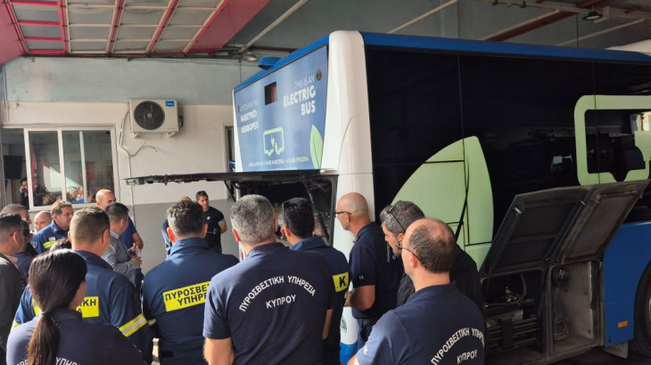 ΠΑΡΟΥΣΙΑΣΗ ΗΛΕΚΤΡΙΚΩΝ ΛΕΩΦΟΡΕΙΩΝ ΣΤΗΝ ΠΥΡΟΣΒΕΣΤΙΚΗ ΥΠΗΡΕΣΙΑ