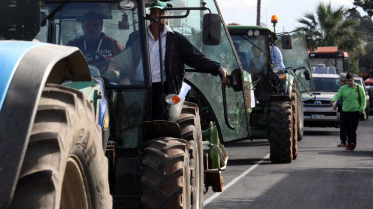 Βγαίνουν στους δρόμους με τρακτέρ οι σιτηροπαραγωγοί