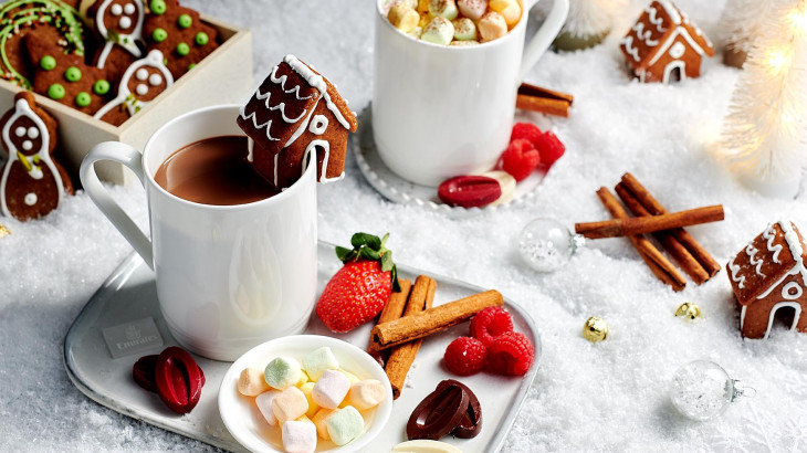 Η Emirates «Ξετυλίγει» τη Μαγεία των Χριστουγέννων στα 40.000 Πόδια