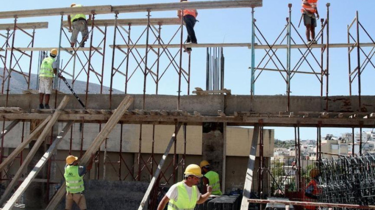 Κενά συντονισμού και εποτπείας στα δημόσια έργα ενδέχεται να αυξήσουν το κόστος μέχρι το 2028