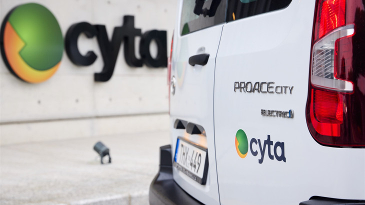 Η Toyota Κύπρου παραδίδει πλήρως ηλεκτρικό στόλο Toyota Proace City Electric, στη Cyta