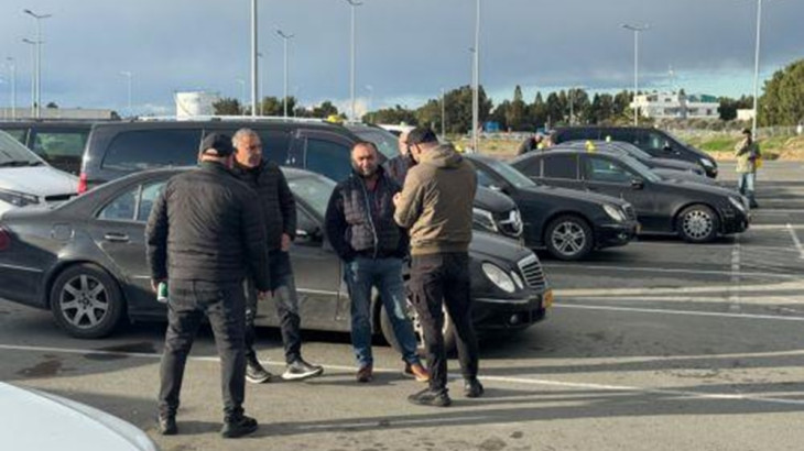 Για «λόγους επαγγελματικής επιβίωσης» η απεργία των οδηγών ταξί