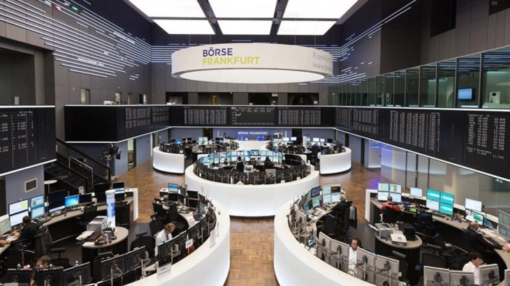 Κέρδη στις ευρωαγορές καθώς υποχωρεί η ένταση για τους δασμούς – Καταιγισμός εταιρικών αποτελεσμάτων