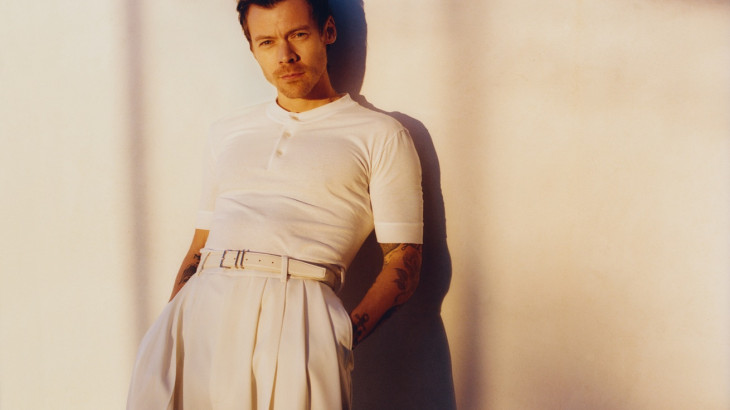 Η Calvin Klein έντυσε τον Harry Styles για την προώθηση του καινούριου του album  