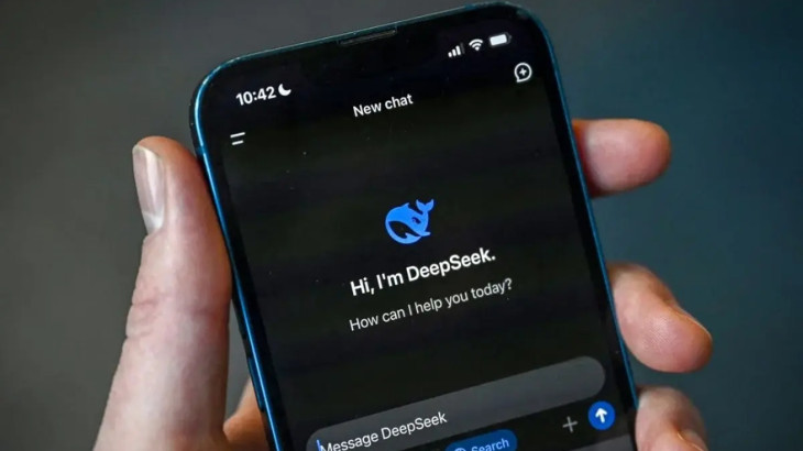DeepSeek: Πολύωρο blackout στην κορυφαία κινεζική AI πλατφόρμα – Ασαφή τα αίτια