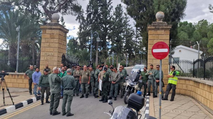 Σε 24ωρη παγκύπρια απεργία το ωρομίσθιο κυβερνητικό προσωπικό