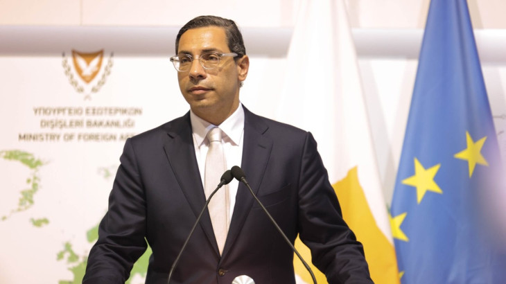 Ενίσχυση οικονομικής διπλωματίας, επενδύσεων και εξωστρέφειας συζήτησαν Κόμπος-Θεοχάρης