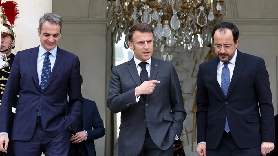 Στην Κύπρο Μακρόν και Μητσοτάκης - Συνάντηση με Χριστοδουλίδη στην Πάφο