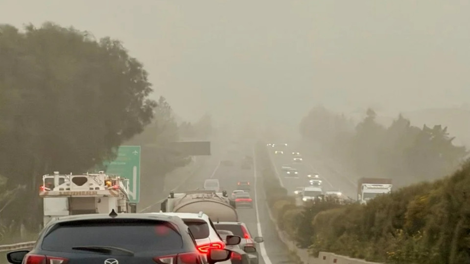 «Πνίγει» την Κύπρο η αφρικανική σκόνη: Έως και 40 φορές πάνω από τα όρια οι μετρήσεις - Διακοπή των εξωτερικών εργασιών