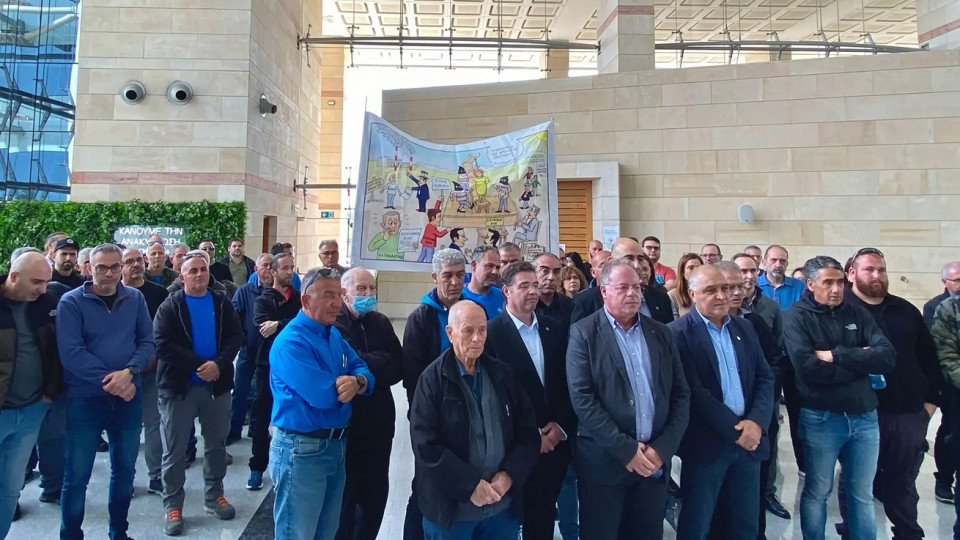 «Μονόδρομος η απεργία» - Πιθανή κλιμάκωση των μετρων απο την ΑΗΚ