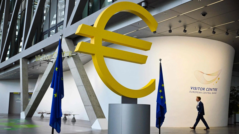 Ανατροπή με τα επιτόκια – Το δίλημμα της ΕΚΤ