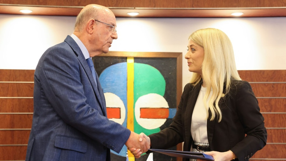 Κατατέθηκε στη Βουλή ο προϋπολογισμός 2027 - «Θα είναι πλεονασματικός»