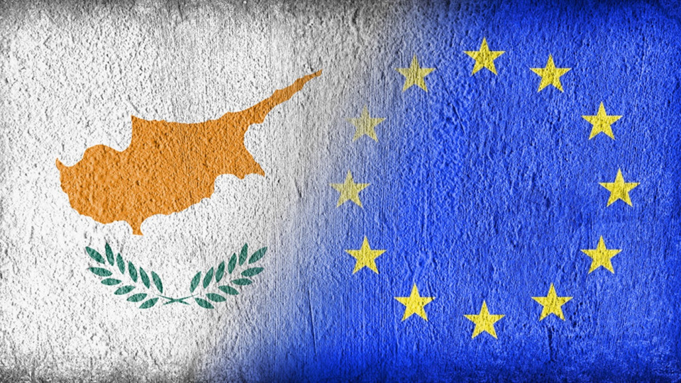 Φόρος 15% στις πολυεθνικές: Στο μικροσκόπιο της Βουλής οι αλλαγές και ο κίνδυνος κυρώσεων από την ΕΕ